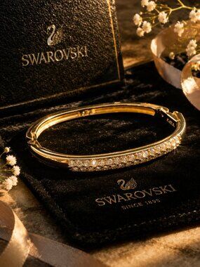SWAROVSKI Gold Plated Pavé Crystal Hinged Bangle Bracelet Elegant Oval Sparkly
